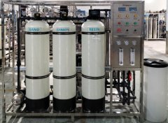 Система очистки воды с обратным осмосом 1000LPH для экологической промышленности с мембраной и насосом.